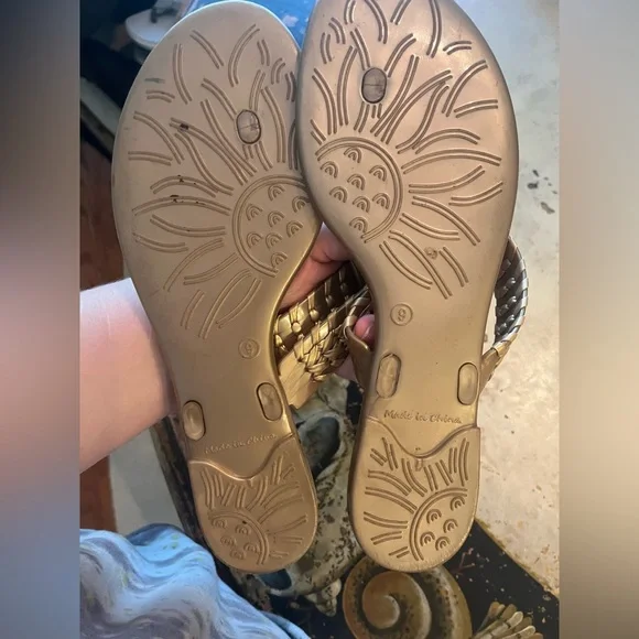 Gold Jack Roger’s flip flop - Picture 2 of 3